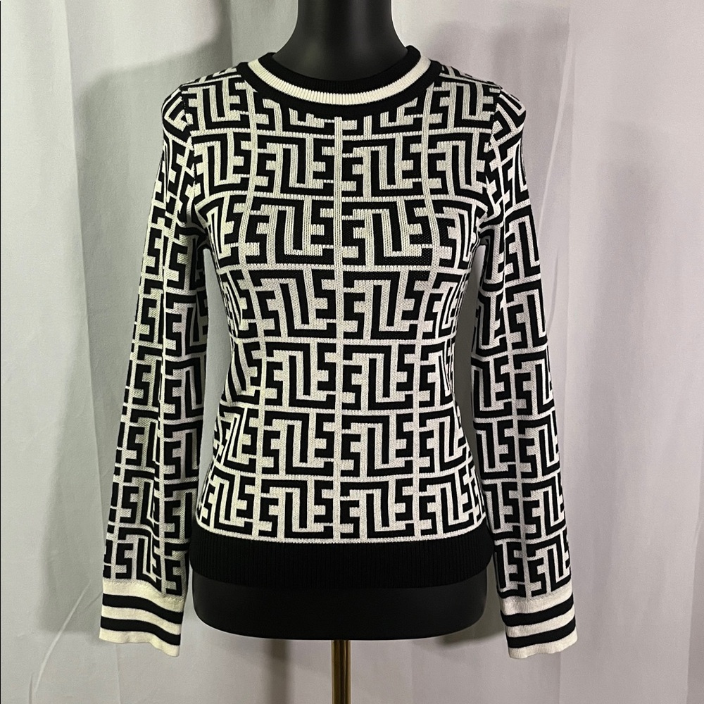NWT Jolie & Joy Black & White Printed Long Sleeve Crewneck Sweater